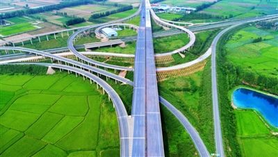 嘉鱼gdp_周嘉鱼林逐水图片